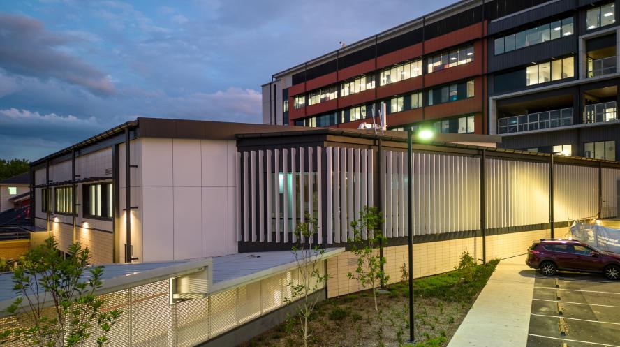 Hornsby Ku-ring-gai Hospital from outside 